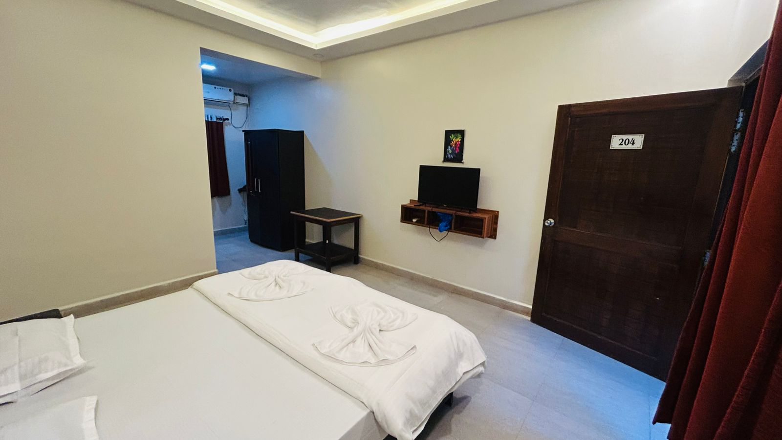 Deluxe Room with Balcony Image